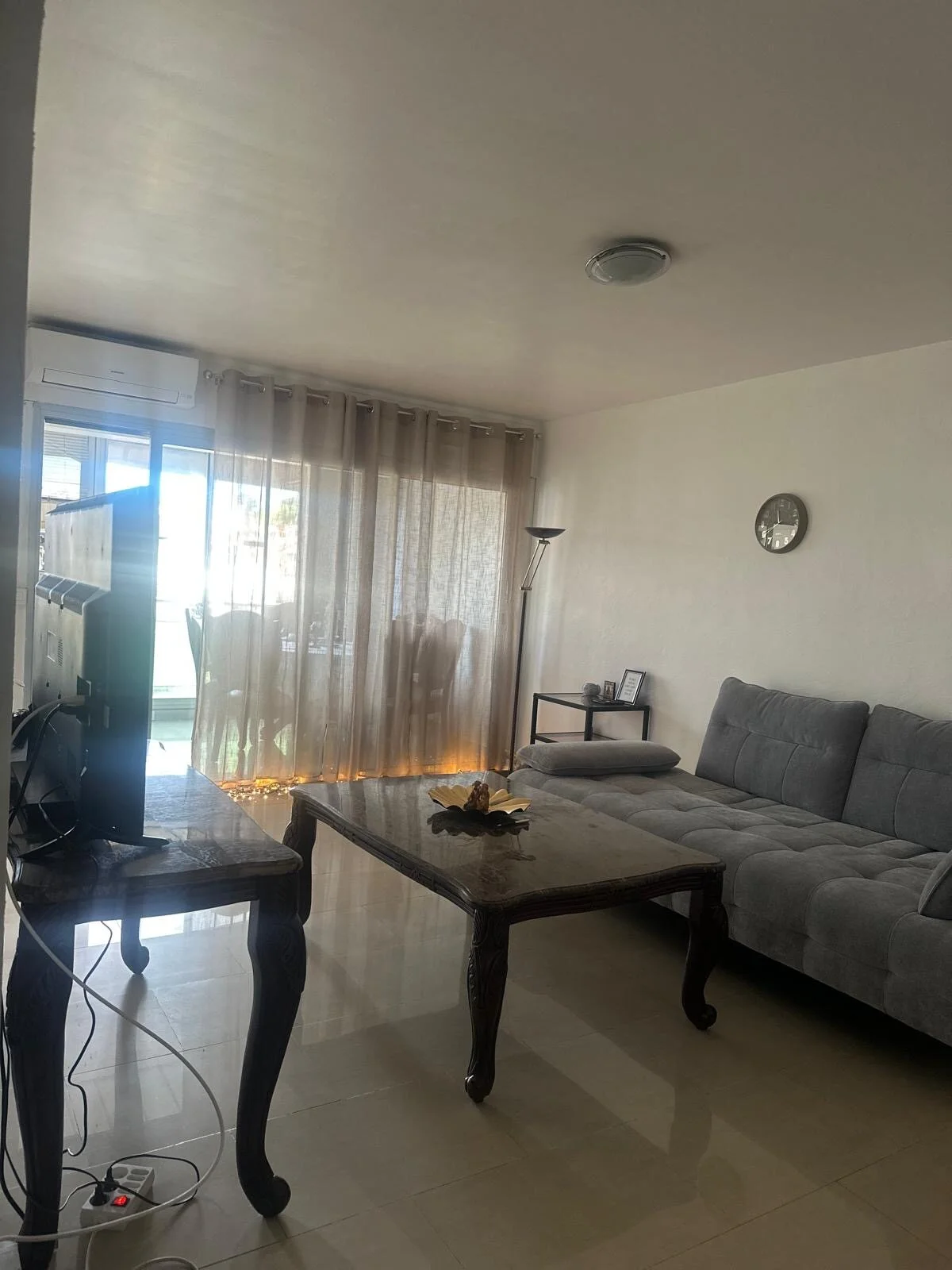2-Zimmer-Apartment Cannes mit Süd-Loggia – Wohnzimmer 2-Zimmer-Apartment Cannes mit Süd-Loggia – Wohnzimmer