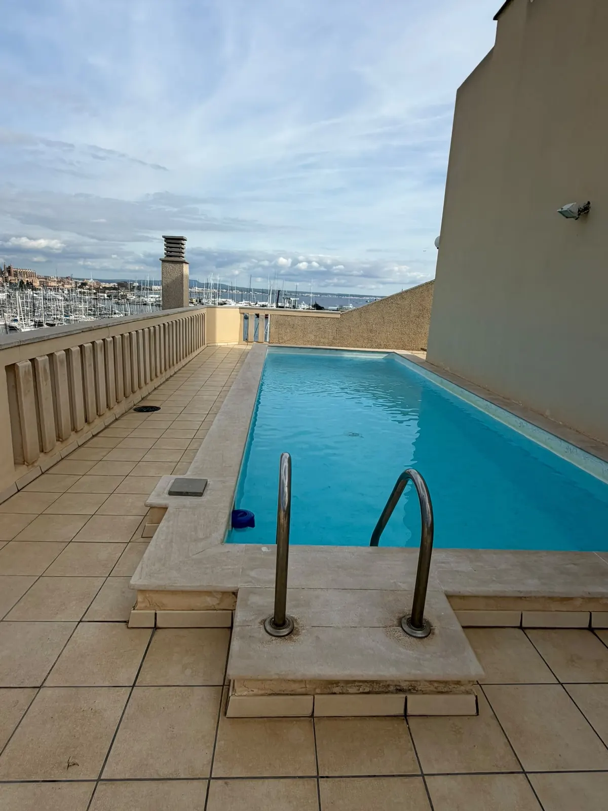 Wohnung-Palma-Hafen-Dachpool-11-Obergeschoss Dachpool im 11. Obergeschoss des Gebäudes am Hafen von Palma